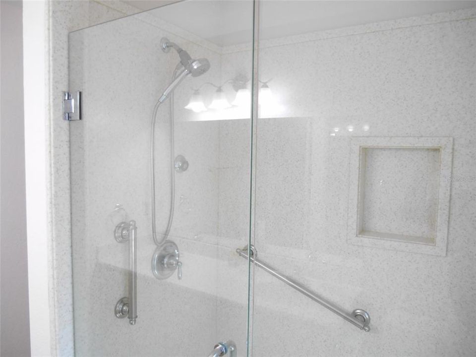 For Rent: $1,900 (3 beds, 2 baths, 1330 Square Feet)