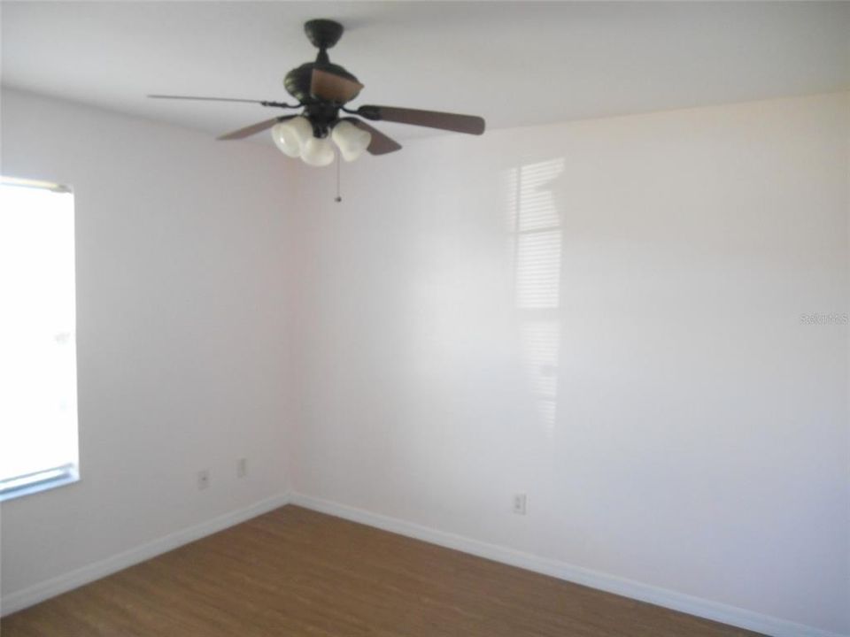 For Rent: $1,900 (3 beds, 2 baths, 1330 Square Feet)
