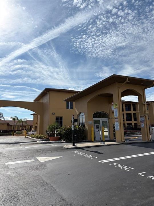 For Rent: $1,700 (1 beds, 1 baths, 656 Square Feet)