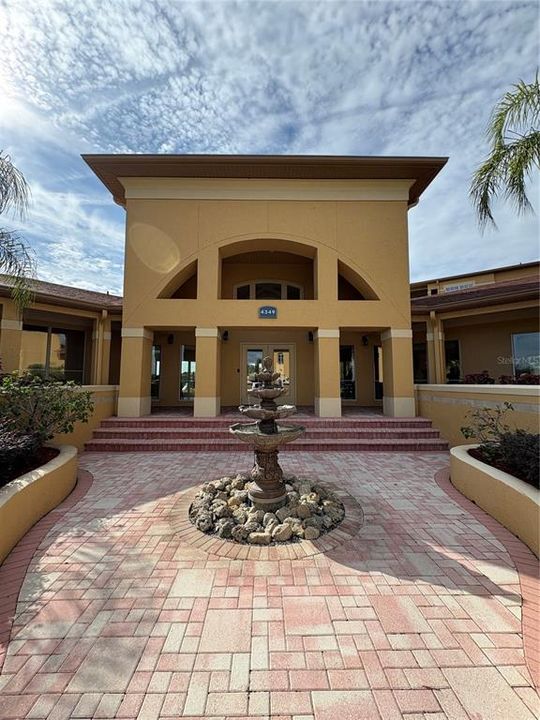 For Rent: $1,700 (1 beds, 1 baths, 656 Square Feet)