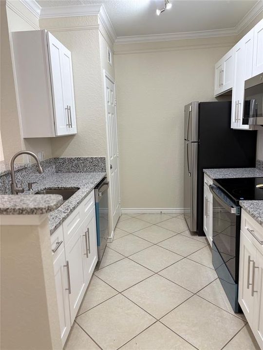 For Rent: $1,700 (1 beds, 1 baths, 656 Square Feet)