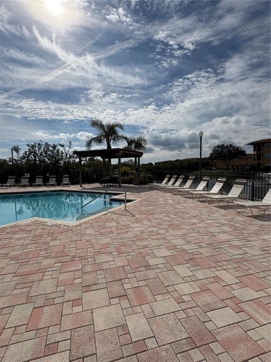 For Rent: $1,700 (1 beds, 1 baths, 656 Square Feet)