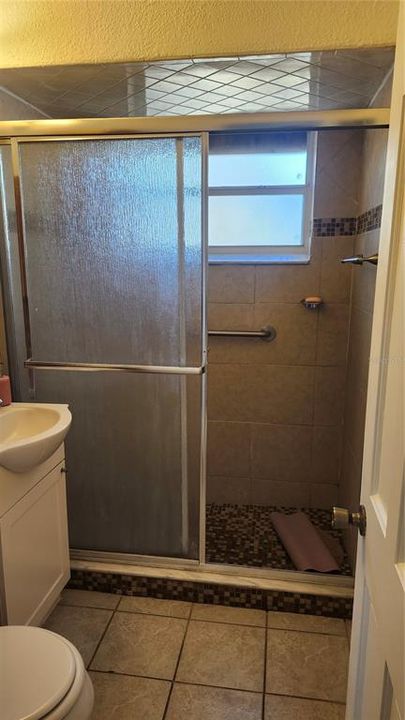 For Rent: $1,550 (3 beds, 1 baths, 936 Square Feet)