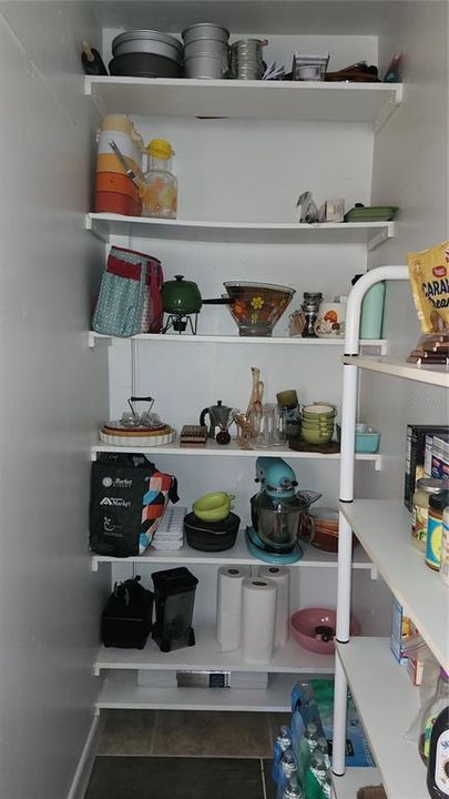 For Rent: $1,550 (3 beds, 1 baths, 936 Square Feet)