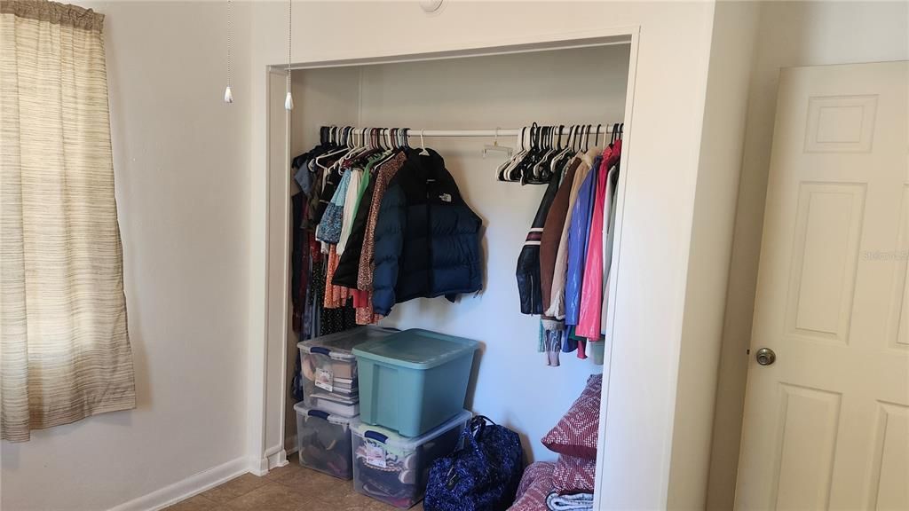 For Rent: $1,550 (3 beds, 1 baths, 936 Square Feet)