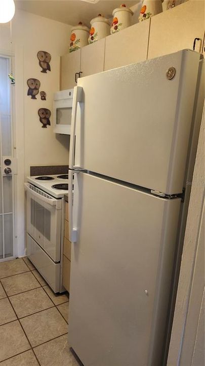 For Rent: $1,550 (3 beds, 1 baths, 936 Square Feet)