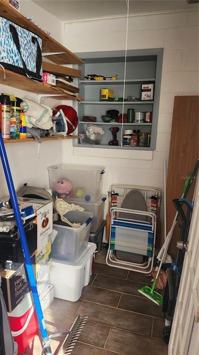 For Rent: $1,550 (3 beds, 1 baths, 936 Square Feet)