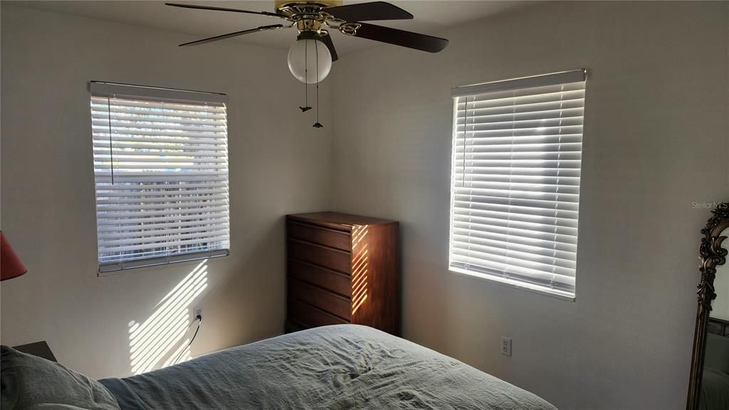 For Rent: $1,550 (3 beds, 1 baths, 936 Square Feet)