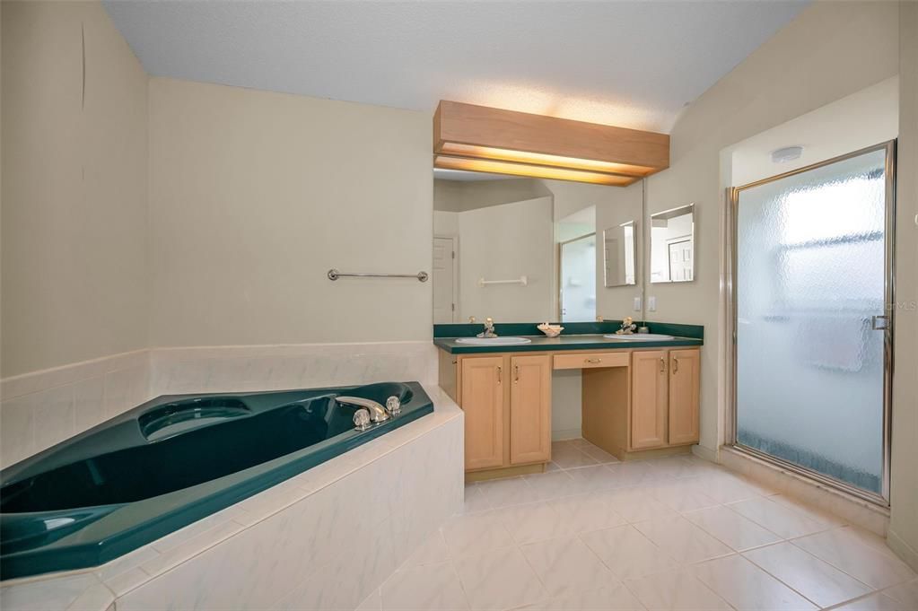 For Sale: $373,900 (3 beds, 2 baths, 1892 Square Feet)