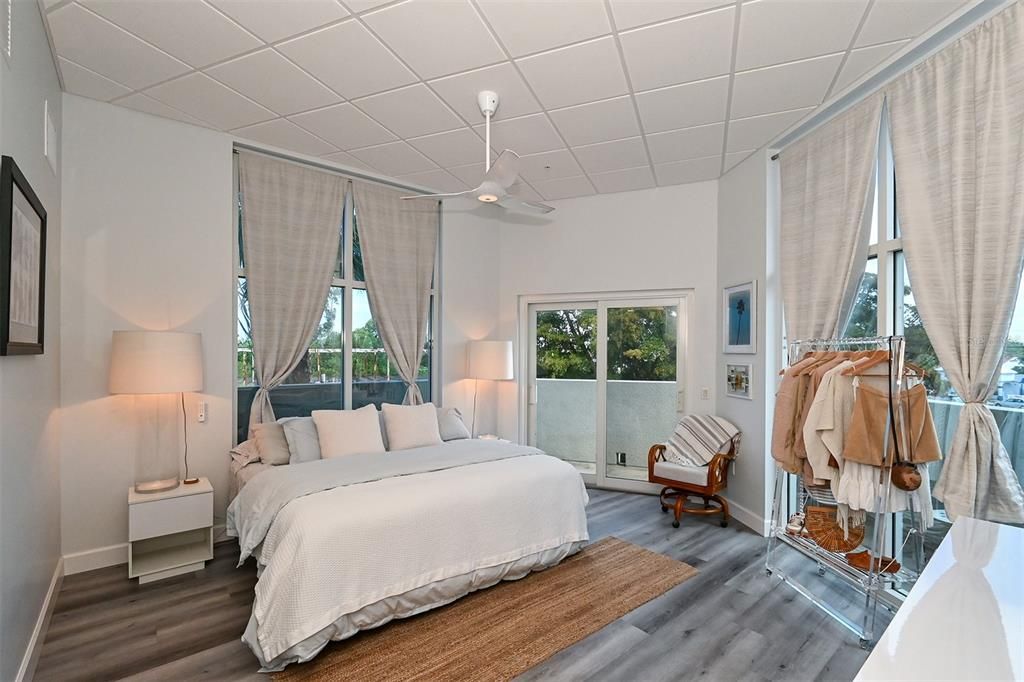 出租: $2,500 (2 贝兹, 1 浴室, 2495 平方英尺)