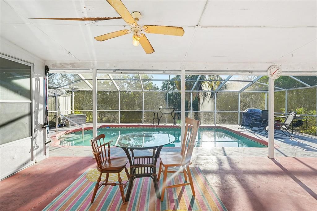 For Sale: $230,000 (2 beds, 2 baths, 1084 Square Feet)