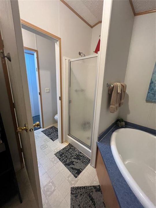 待售: $399,000 (6 贝兹, 4 浴室, 1140 平方英尺)