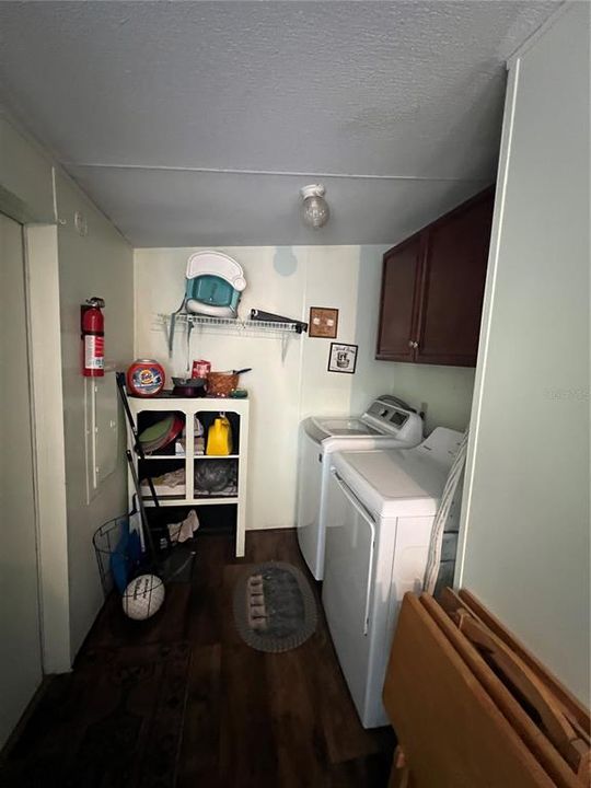 待售: $399,000 (6 贝兹, 4 浴室, 1140 平方英尺)