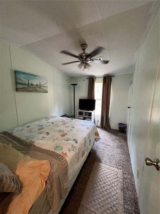 待售: $399,000 (6 贝兹, 4 浴室, 1140 平方英尺)