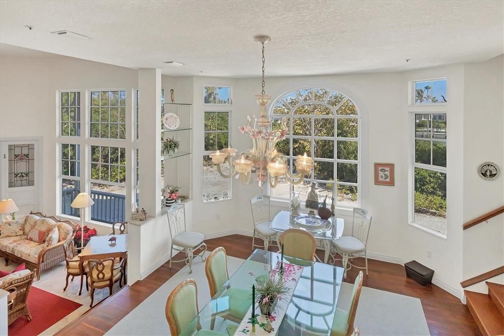 На продажу: $6,500,000 (4 спален, 4 ванн, 4511 Квадратных фут)