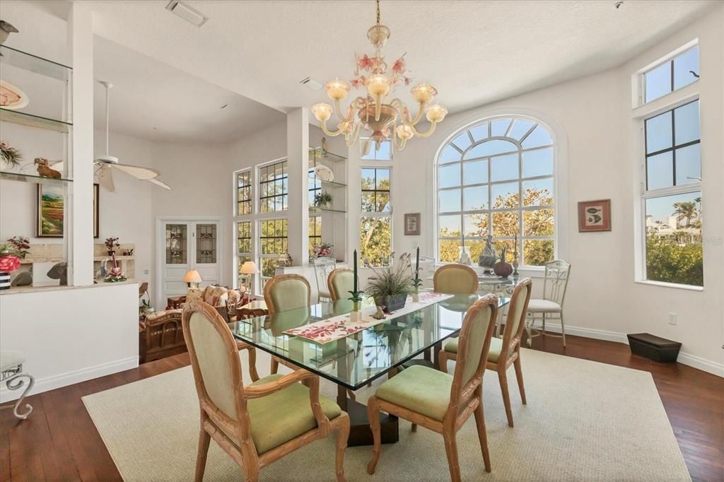 На продажу: $6,500,000 (4 спален, 4 ванн, 4511 Квадратных фут)