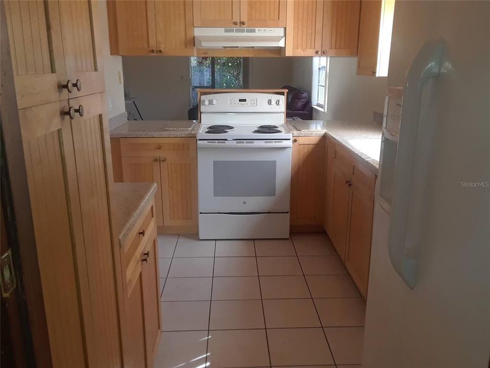 出租: $1,525 (2 贝兹, 1 浴室, 904 平方英尺)