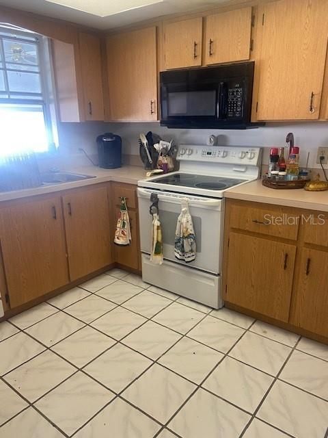 For Sale: $332,400 (3 beds, 2 baths, 1968 Square Feet)