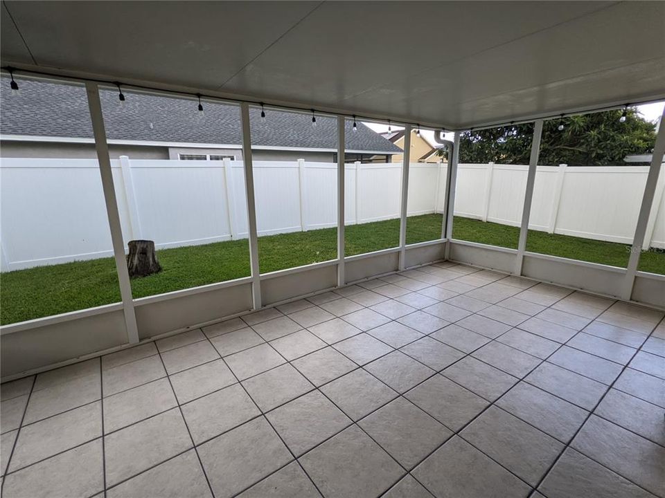 For Rent: $2,800 (4 beds, 2 baths, 1886 Square Feet)