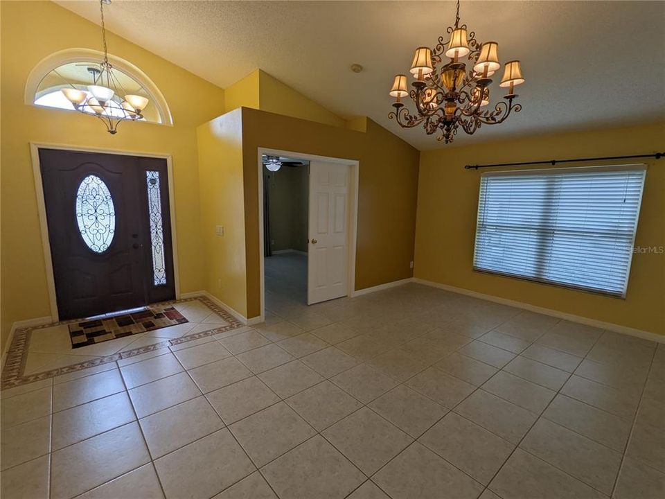 For Rent: $2,800 (4 beds, 2 baths, 1886 Square Feet)