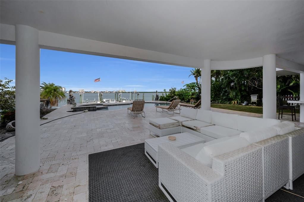 На продажу: $2,350,000 (4 спален, 3 ванн, 5025 Квадратных фут)