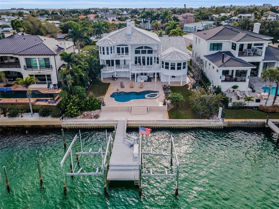 На продажу: $2,350,000 (4 спален, 3 ванн, 5025 Квадратных фут)