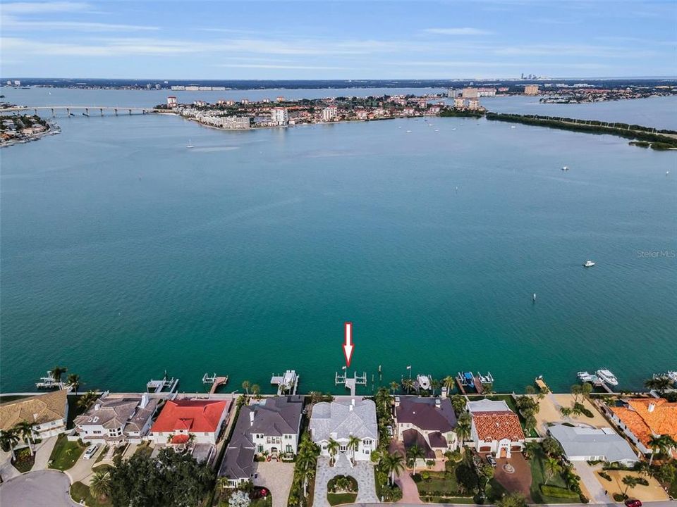 На продажу: $2,350,000 (4 спален, 3 ванн, 5025 Квадратных фут)