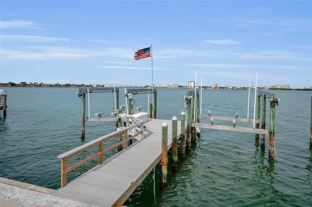 На продажу: $2,350,000 (4 спален, 3 ванн, 5025 Квадратных фут)