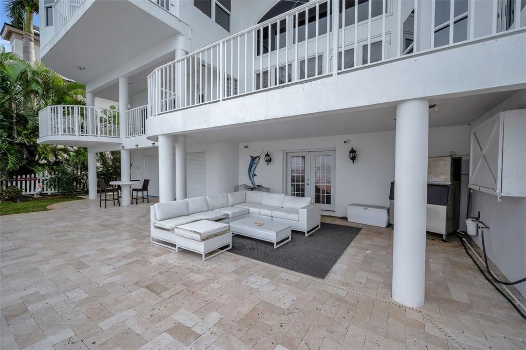 На продажу: $2,350,000 (4 спален, 3 ванн, 5025 Квадратных фут)