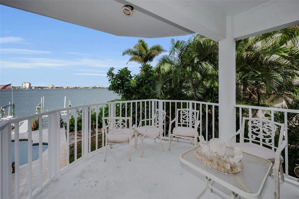 На продажу: $2,350,000 (4 спален, 3 ванн, 5025 Квадратных фут)