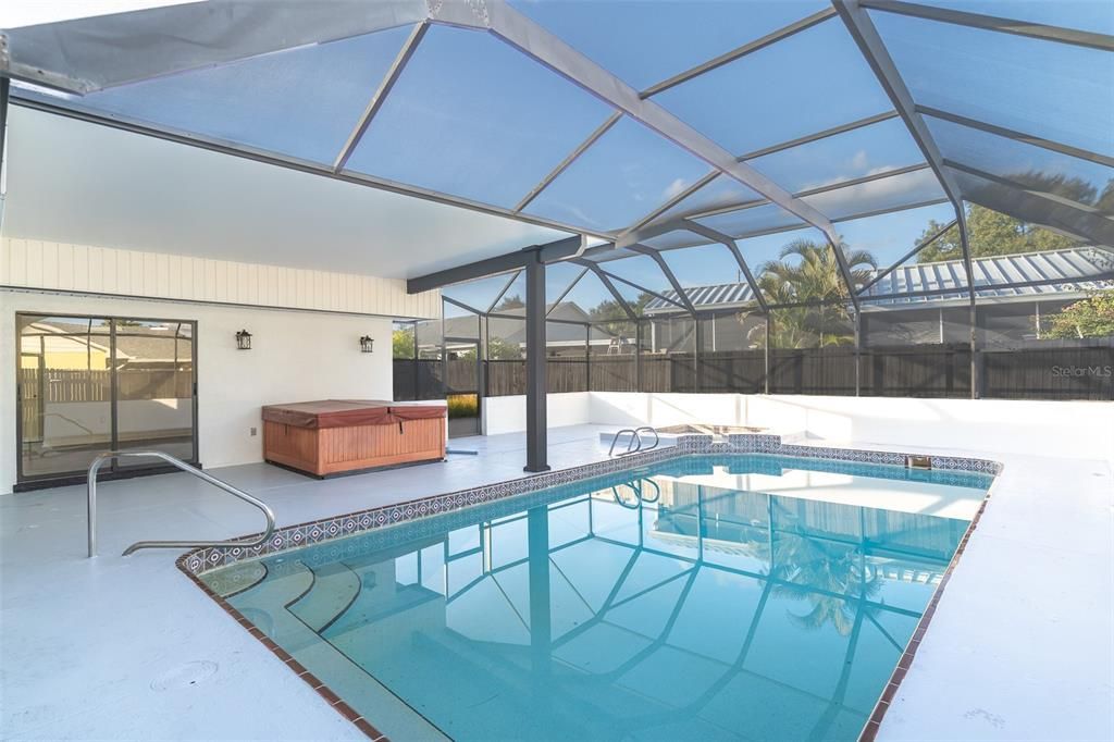 En Venta: $415,000 (4 camas, 3 baños, 2008 Pies cuadrados)