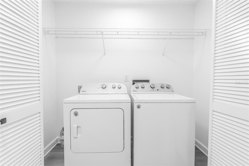 En Venta: $415,000 (4 camas, 3 baños, 2008 Pies cuadrados)