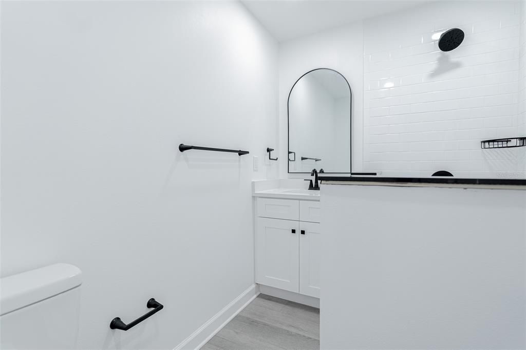 En Venta: $415,000 (4 camas, 3 baños, 2008 Pies cuadrados)