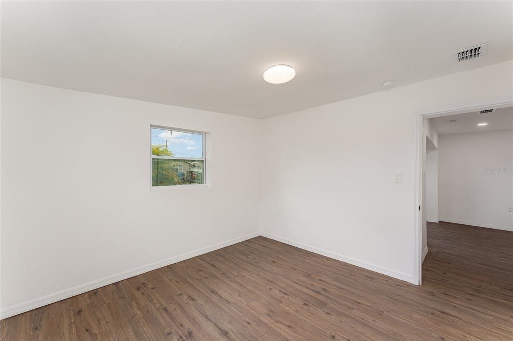 For Rent: $1,700 (3 beds, 1 baths, 1148 Square Feet)