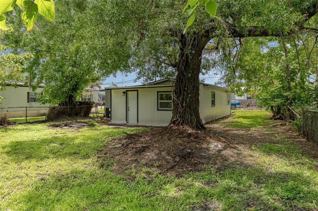 For Rent: $1,700 (3 beds, 1 baths, 1148 Square Feet)