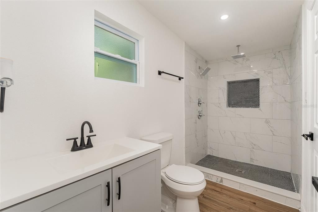 For Rent: $1,700 (3 beds, 1 baths, 1148 Square Feet)