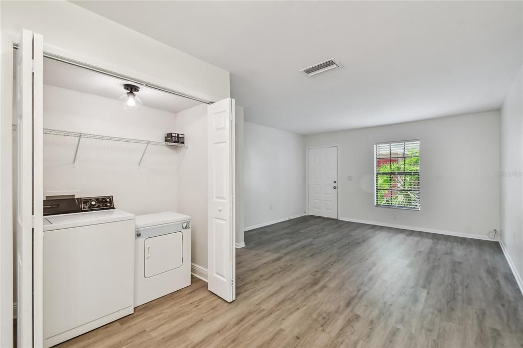 В аренду: $1,650 (2 спален, 1 ванн, 850 Квадратных фут)