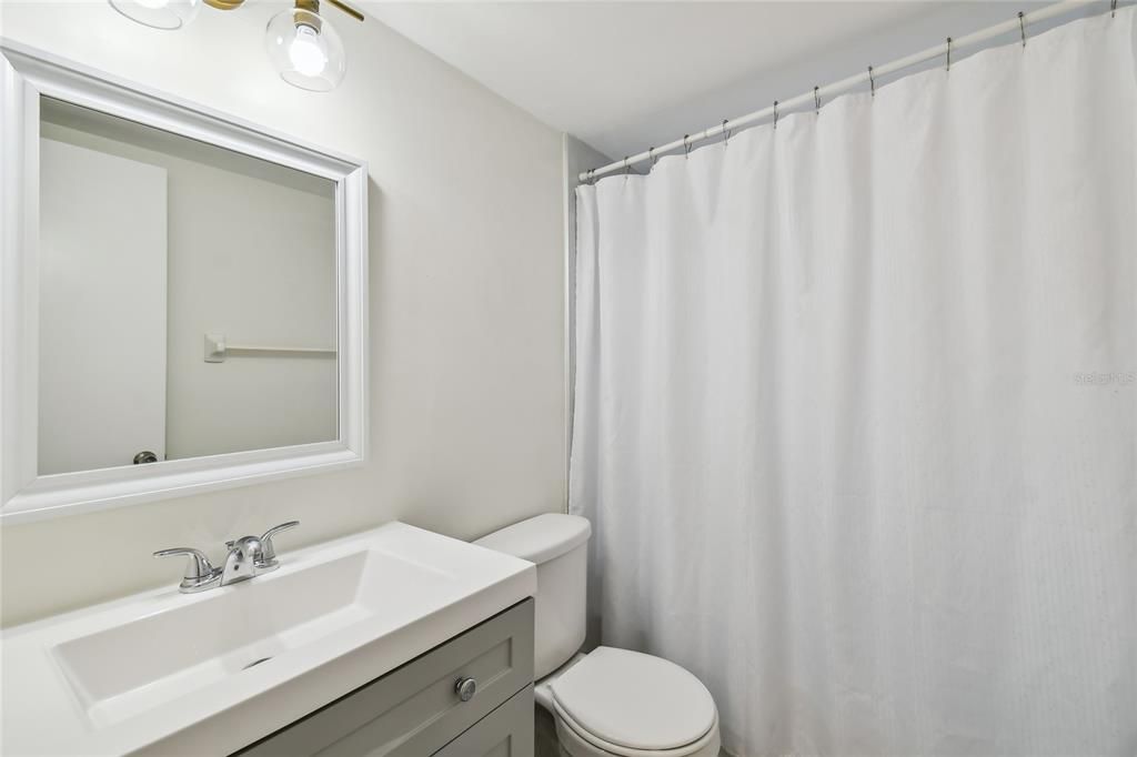 В аренду: $1,650 (2 спален, 1 ванн, 850 Квадратных фут)