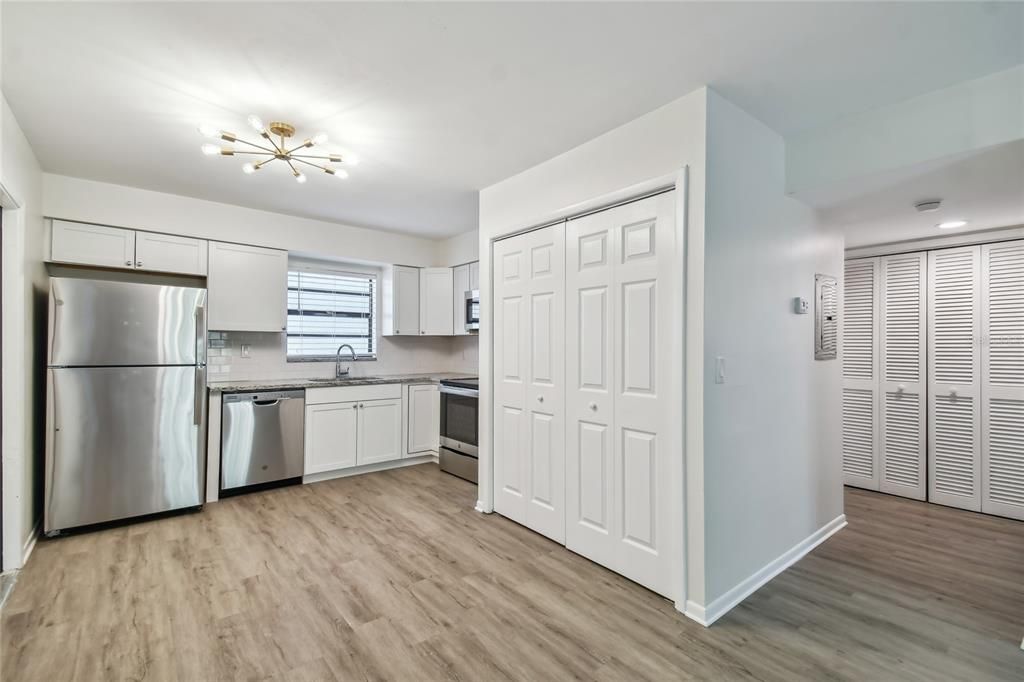 В аренду: $1,650 (2 спален, 1 ванн, 850 Квадратных фут)