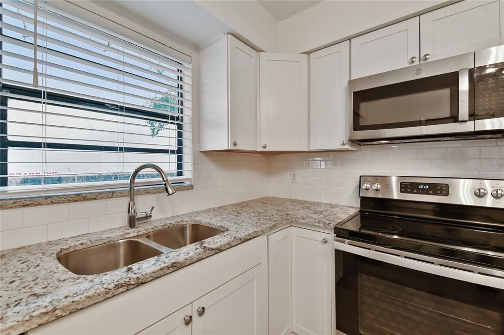 В аренду: $1,650 (2 спален, 1 ванн, 850 Квадратных фут)