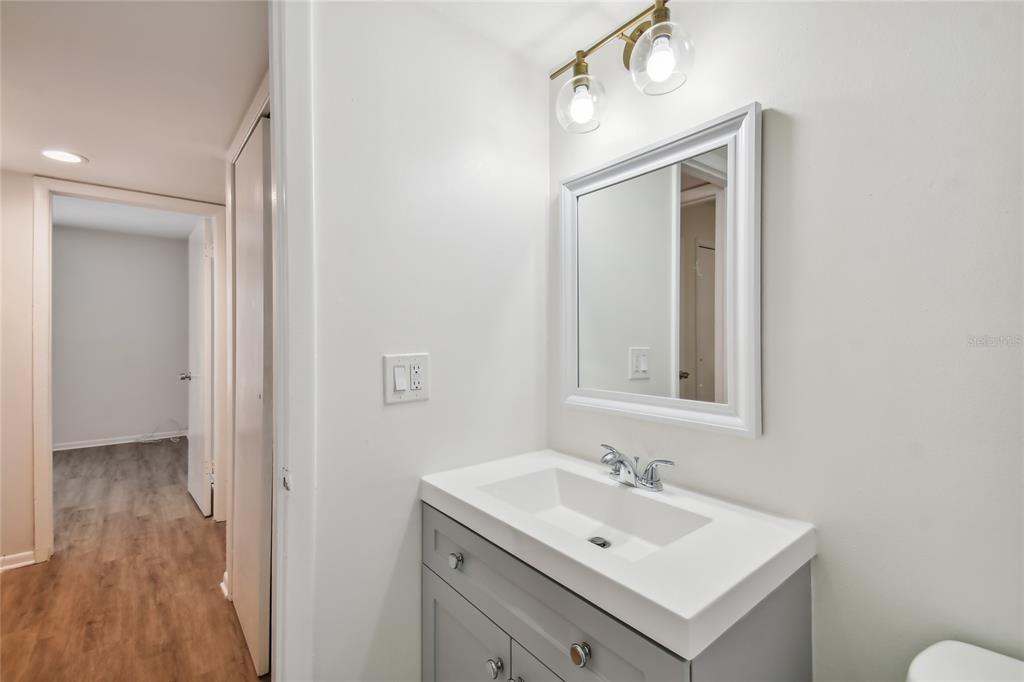 В аренду: $1,650 (2 спален, 1 ванн, 850 Квадратных фут)