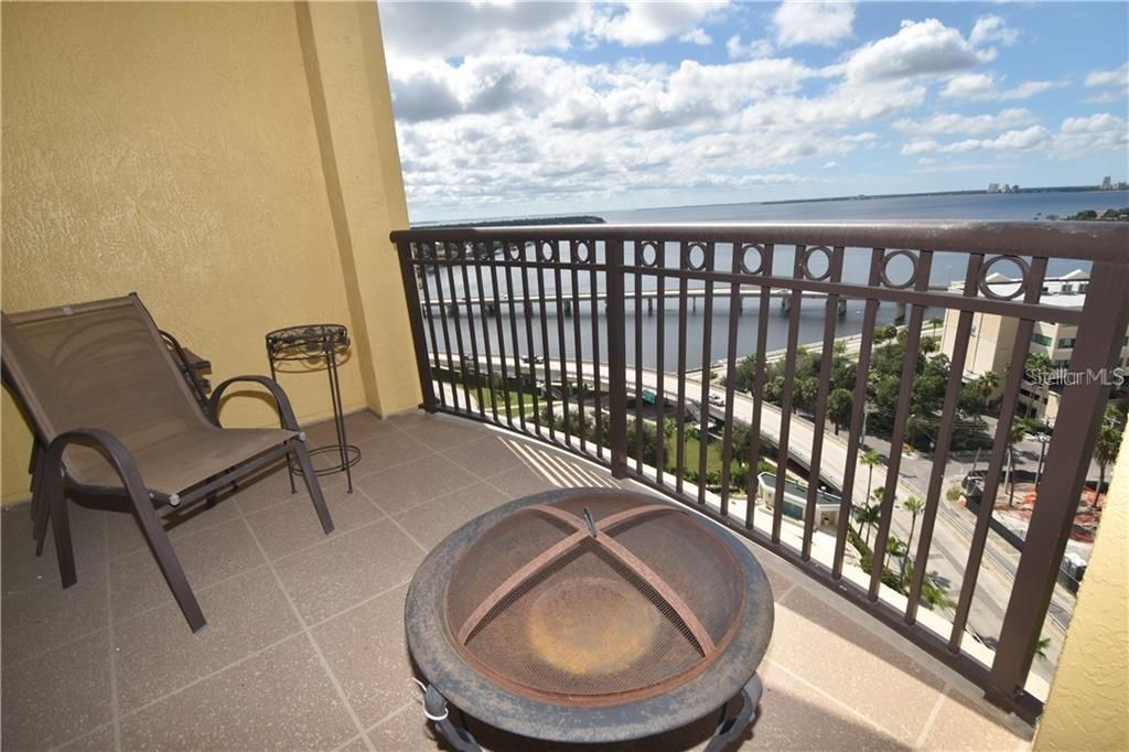 For Rent: $3,495 (2 beds, 2 baths, 1240 Square Feet)