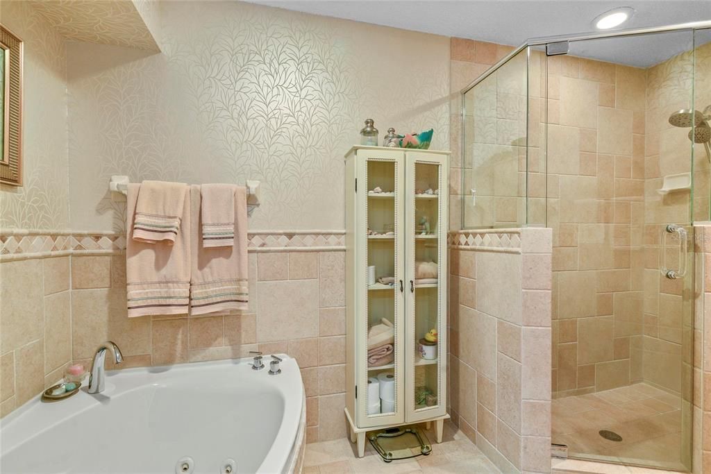 Под контрактом: $999,000 (4 спален, 3 ванн, 2292 Квадратных фут)