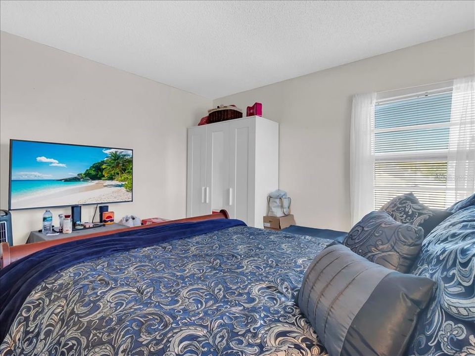 待售: $79,900 (2 贝兹, 1 浴室, 864 平方英尺)