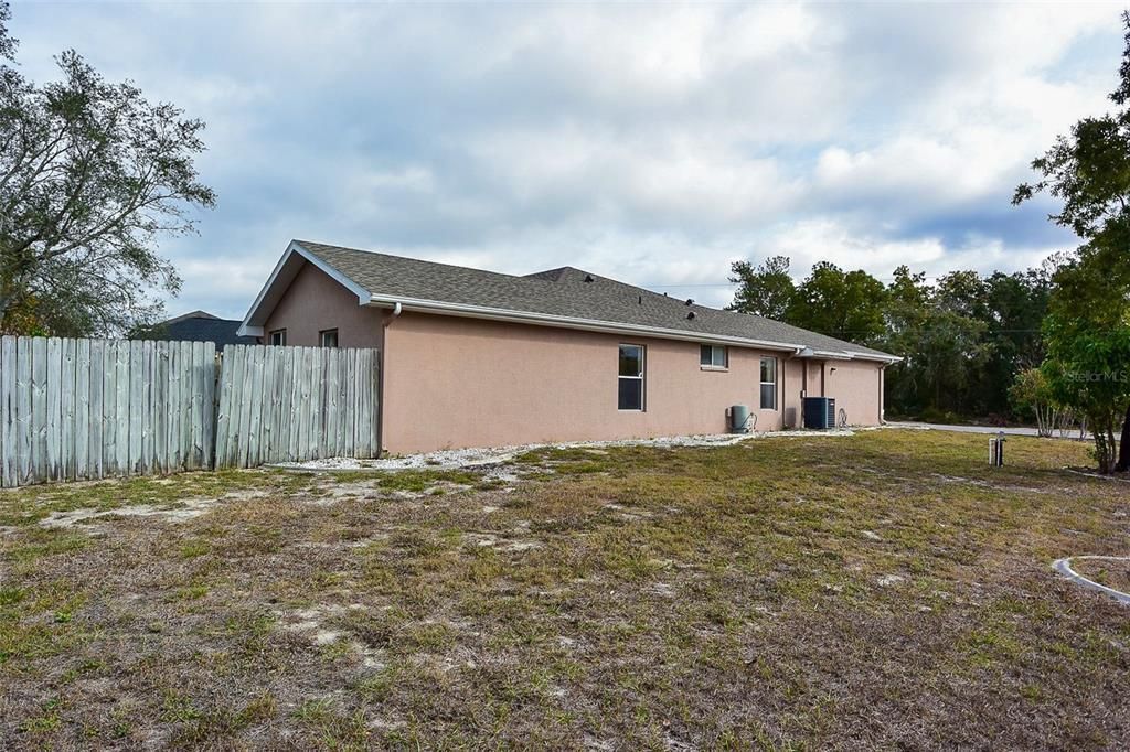 待售: $272,000 (4 贝兹, 3 浴室, 1881 平方英尺)