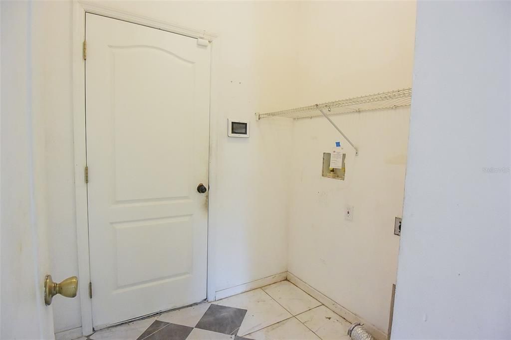 待售: $272,000 (4 贝兹, 3 浴室, 1881 平方英尺)