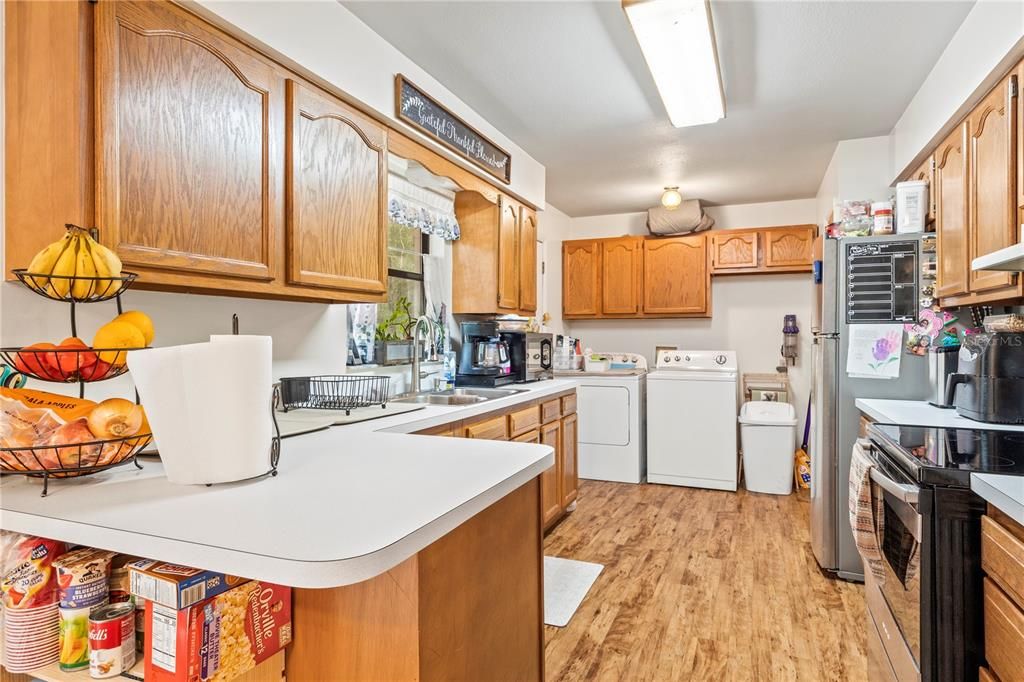 На продажу: $249,999 (2 спален, 2 ванн, 1316 Квадратных фут)