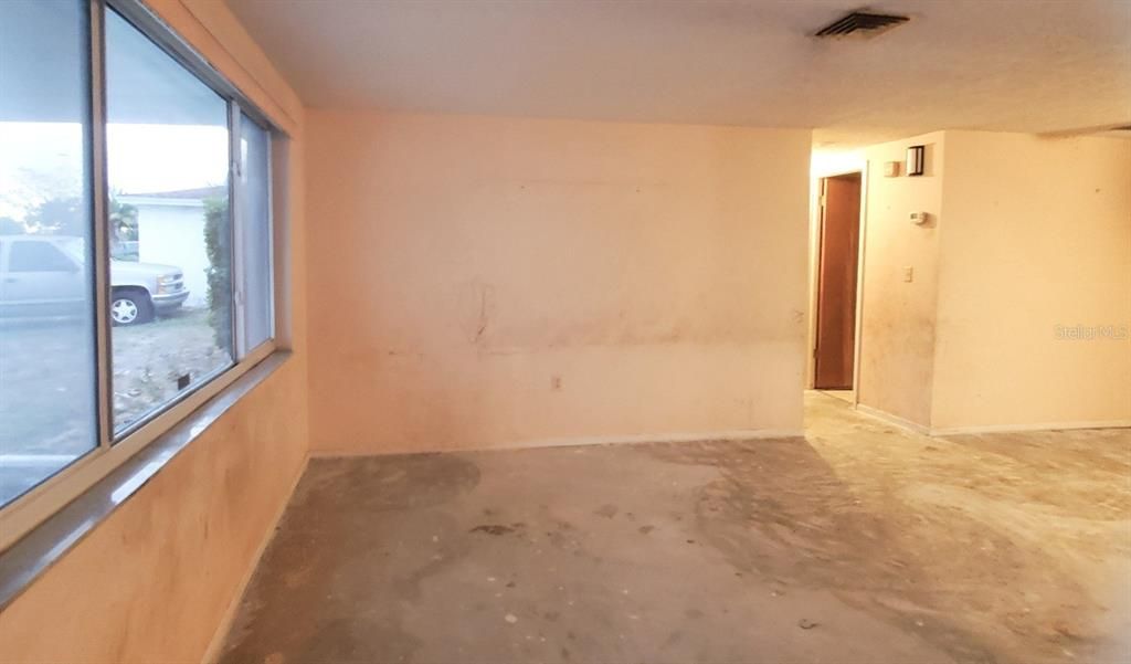 En Venta: $195,000 (3 camas, 2 baños, 1310 Pies cuadrados)