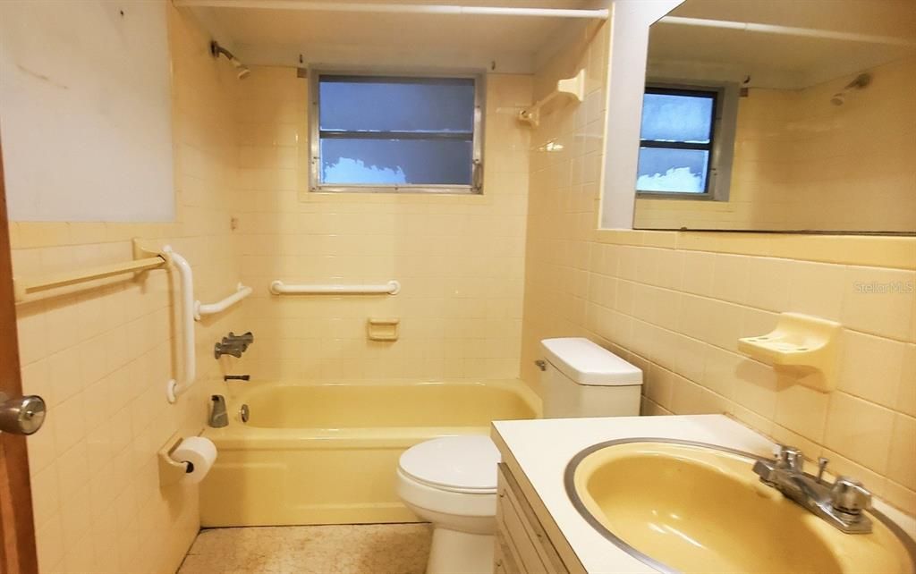 En Venta: $195,000 (3 camas, 2 baños, 1310 Pies cuadrados)