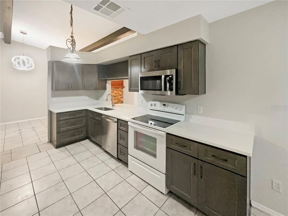 En Venta: $410,000 (3 camas, 2 baños, 1758 Pies cuadrados)